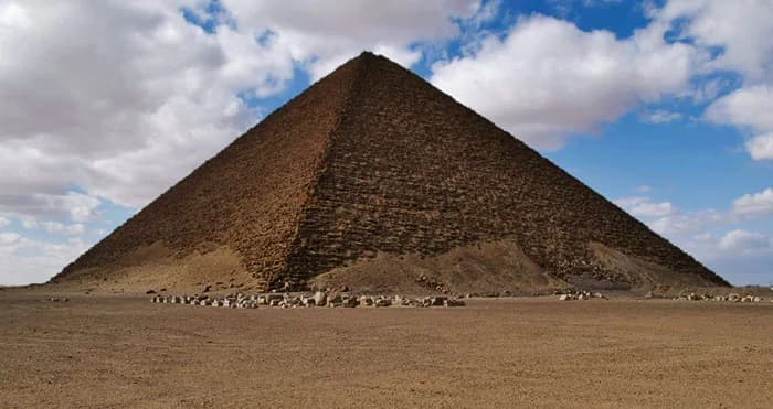 Intérieur de la Pyramide Rouge