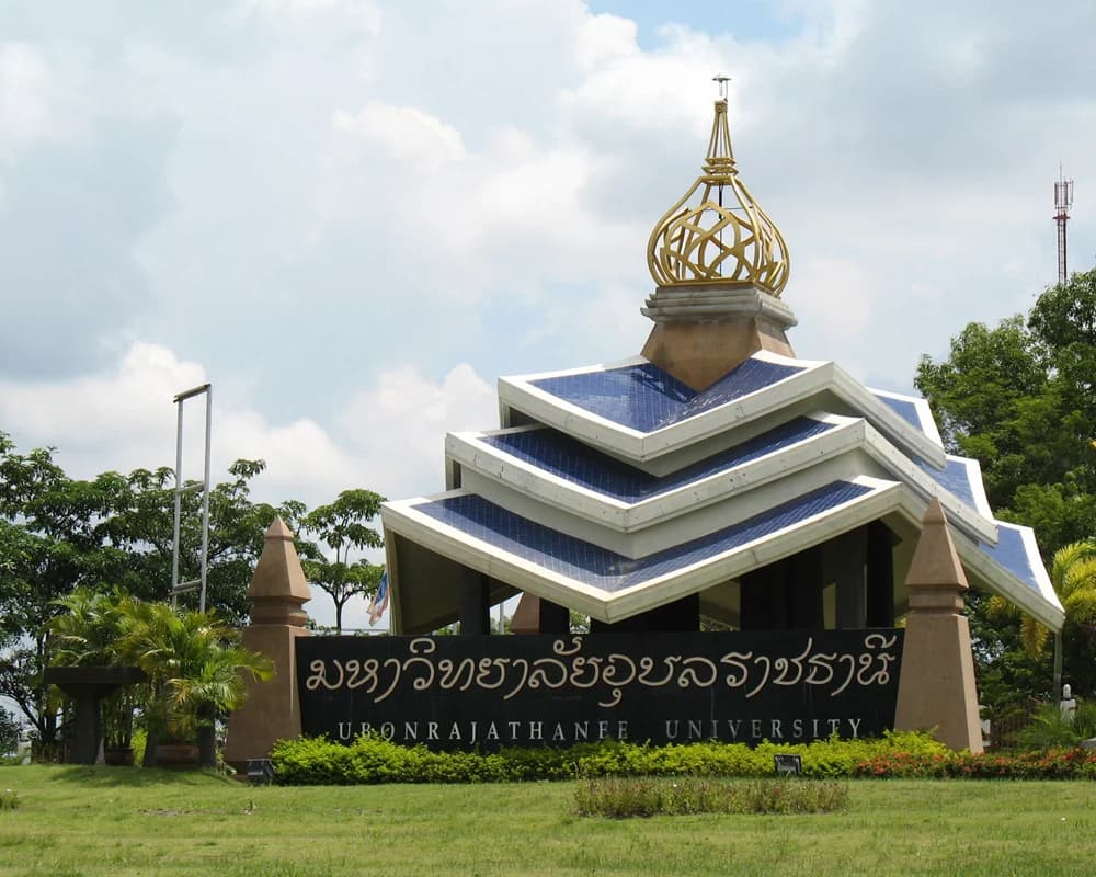 Temple Wat Thung Si Mueang